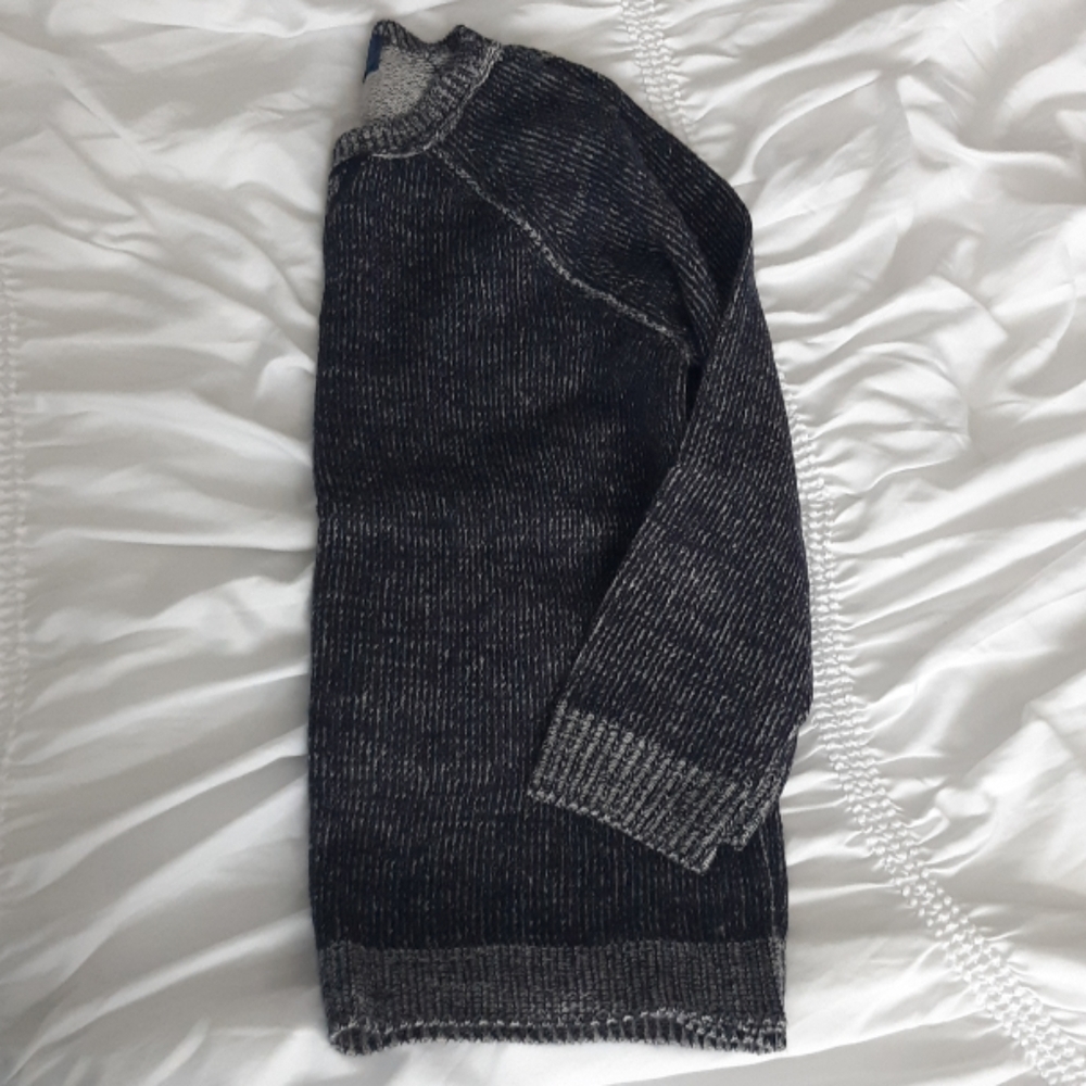 Sweater - Picture 4 of 4
